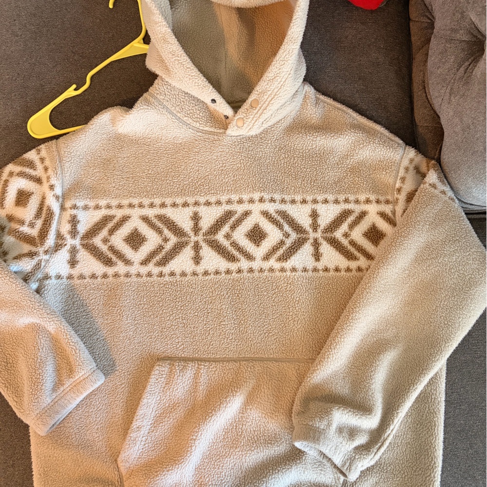 American Eagle Outfitters Cream Sherpa Pullover